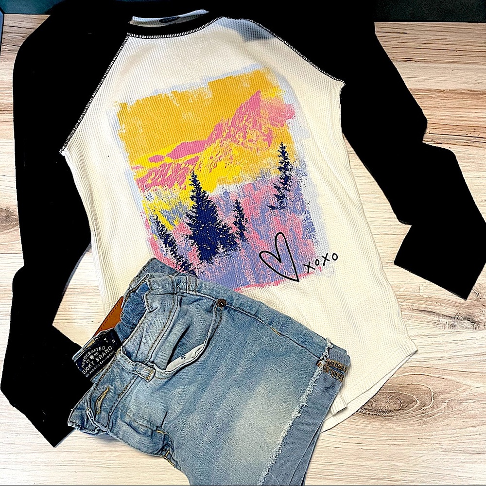 Girl’s graphic long sleeve thermal